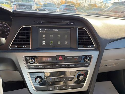 Used 2017 Hyundai Sonata SE image 20