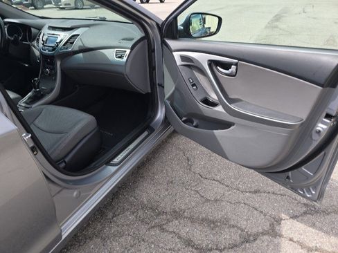Used 2016 Hyundai Elantra Limited image 39