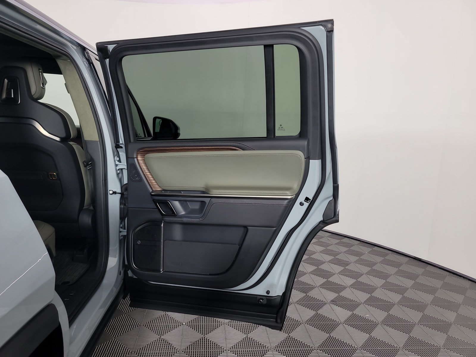 Used 2023 Rivian R1S Adventure Quad AWD/4WD image 19