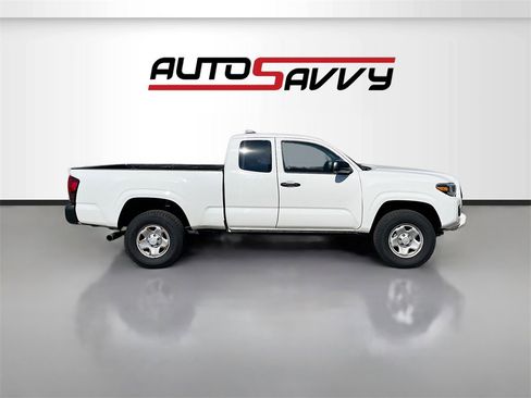 Used 2022 Toyota Tacoma SR image 8