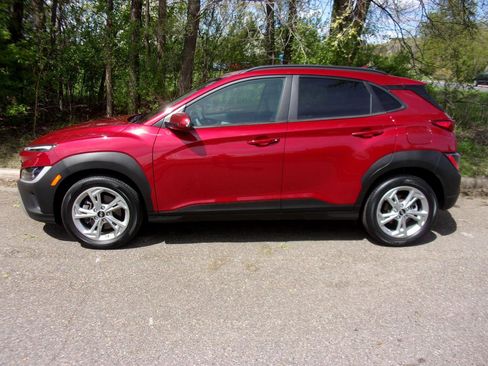 Used 2023 Hyundai Kona SEL AWD/4WD image 2