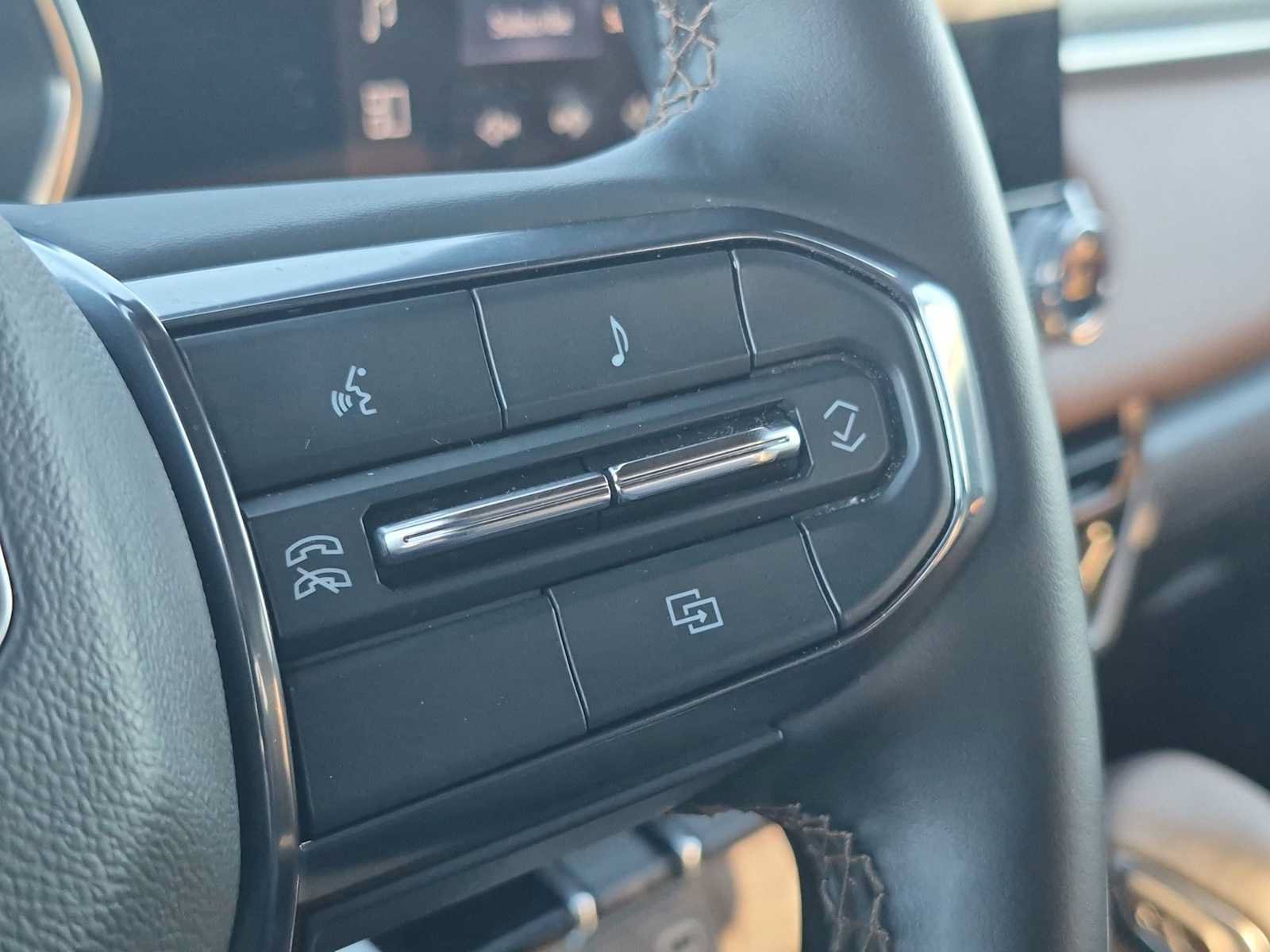 Used 2023 GMC Canyon AT4 AWD/4WD image 23
