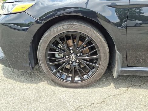 Used 2020 Toyota Camry SE FWD image 8