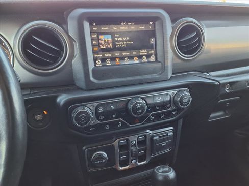 Used 2021 Jeep Wrangler Willys image 25