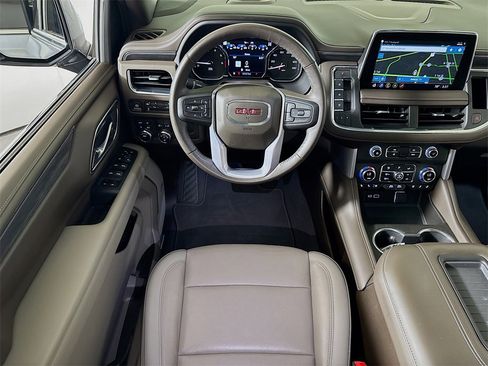 Used 2021 GMC Yukon XL SLT w/ SLT Premium Package image 22