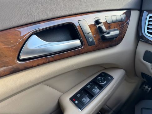 Used 2014 Mercedes-Benz CLS 550 CLS 550 4MATIC Coupe 4D image 32