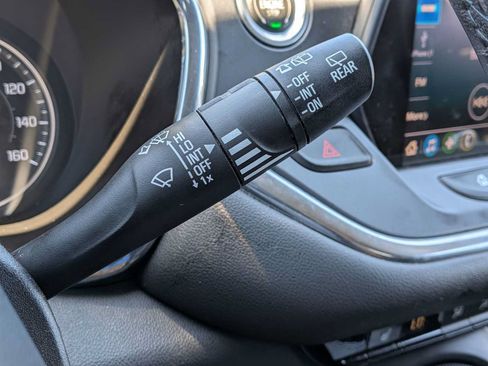 Used 2019 Chevrolet Blazer LT FWD image 25