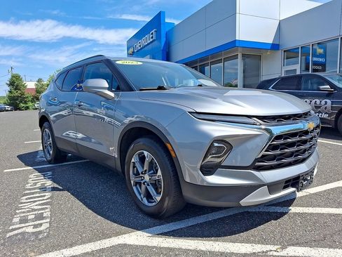 Used 2023 Chevrolet Blazer LT w/ Convenience Package FWD image 6