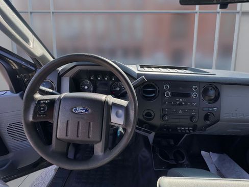 Used 2015 Ford F550 2WD Regular Cab Super Duty image 14