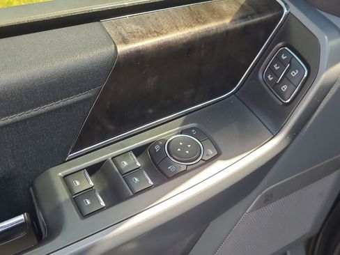 Used 2021 Ford F150 Lariat RWD image 18