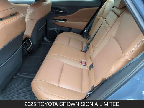 Used 2025 Toyota Crown Signia w/ Advanced Technology Package AWD/4WD image 17