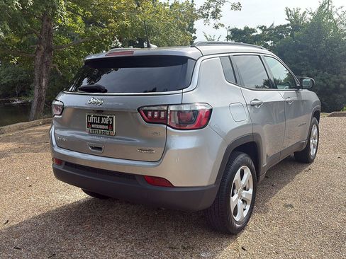 Used 2020 Jeep Compass Latitude w/ Cold Weather Group AWD/4WD image 4
