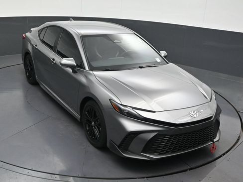Used 2025 Toyota Camry SE FWD image 22