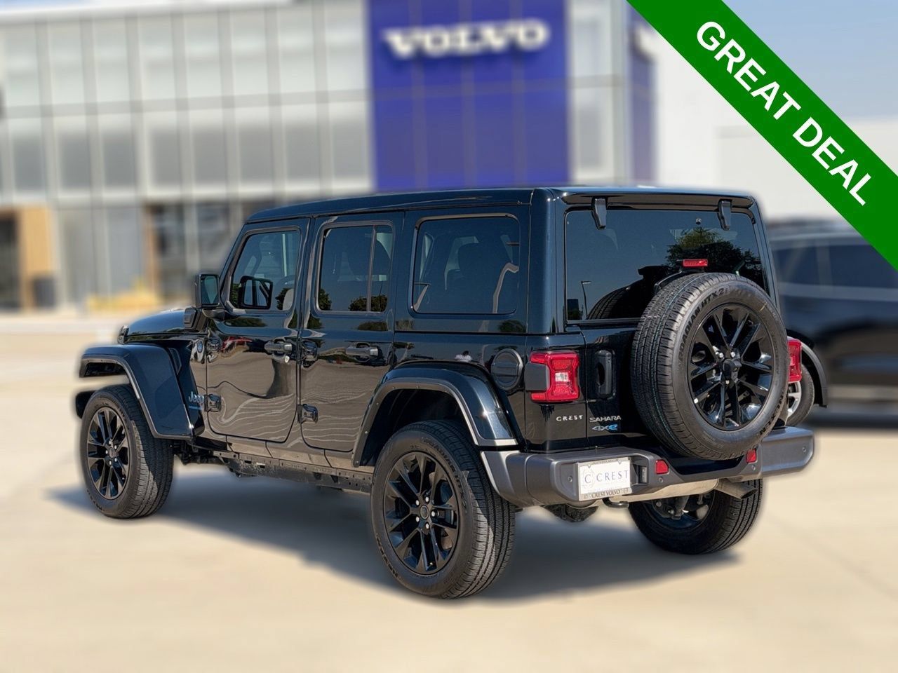Used 2025 Jeep Wrangler Unlimited Sahara w/ Safety Group AWD/4WD image 6