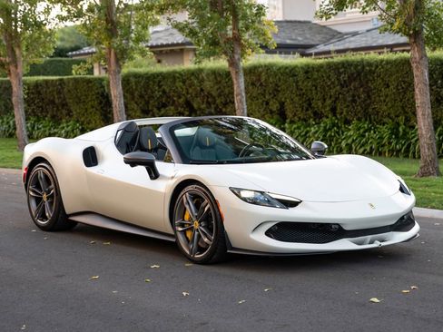 Used 2023 Ferrari 296 GTS RWD image 17