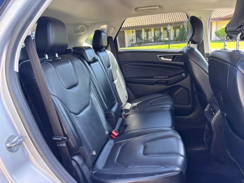 Used 2016 Ford Edge Titanium FWD image 12