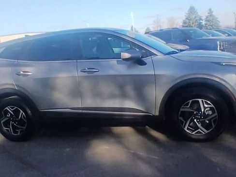 Certified 2025 Kia Sportage LX image 4