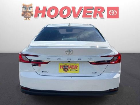 Used 2025 Toyota Camry LE w/ Convenience Package FWD image 9