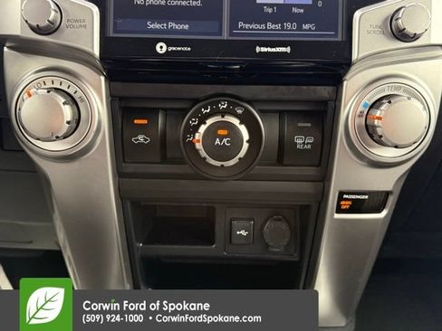 Used 2021 Toyota 4Runner SR5 AWD/4WD image 28