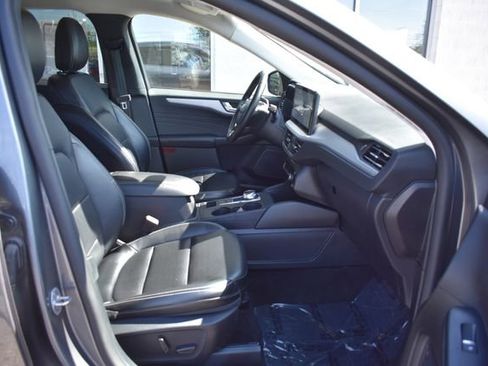 Used 2024 Ford Escape Platinum AWD/4WD image 43