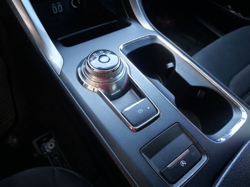 Used 2019 Ford Fusion SE image 28