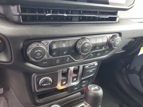 New 2026 Jeep Wrangler Sport AWD/4WD image 21