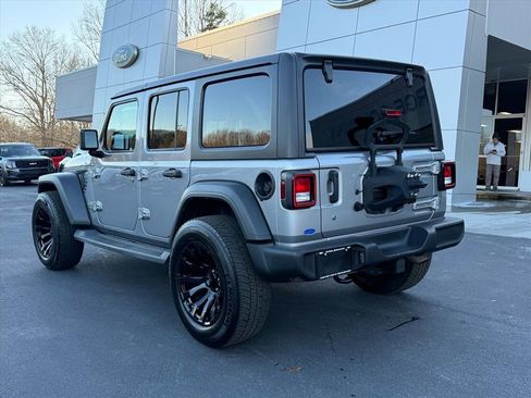 Used 2018 Jeep Wrangler Unlimited Sport S image 6