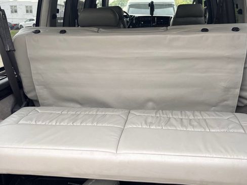 Used 2004 Chevrolet Express 1500 w/ LS Preferred Equipment Group image 26