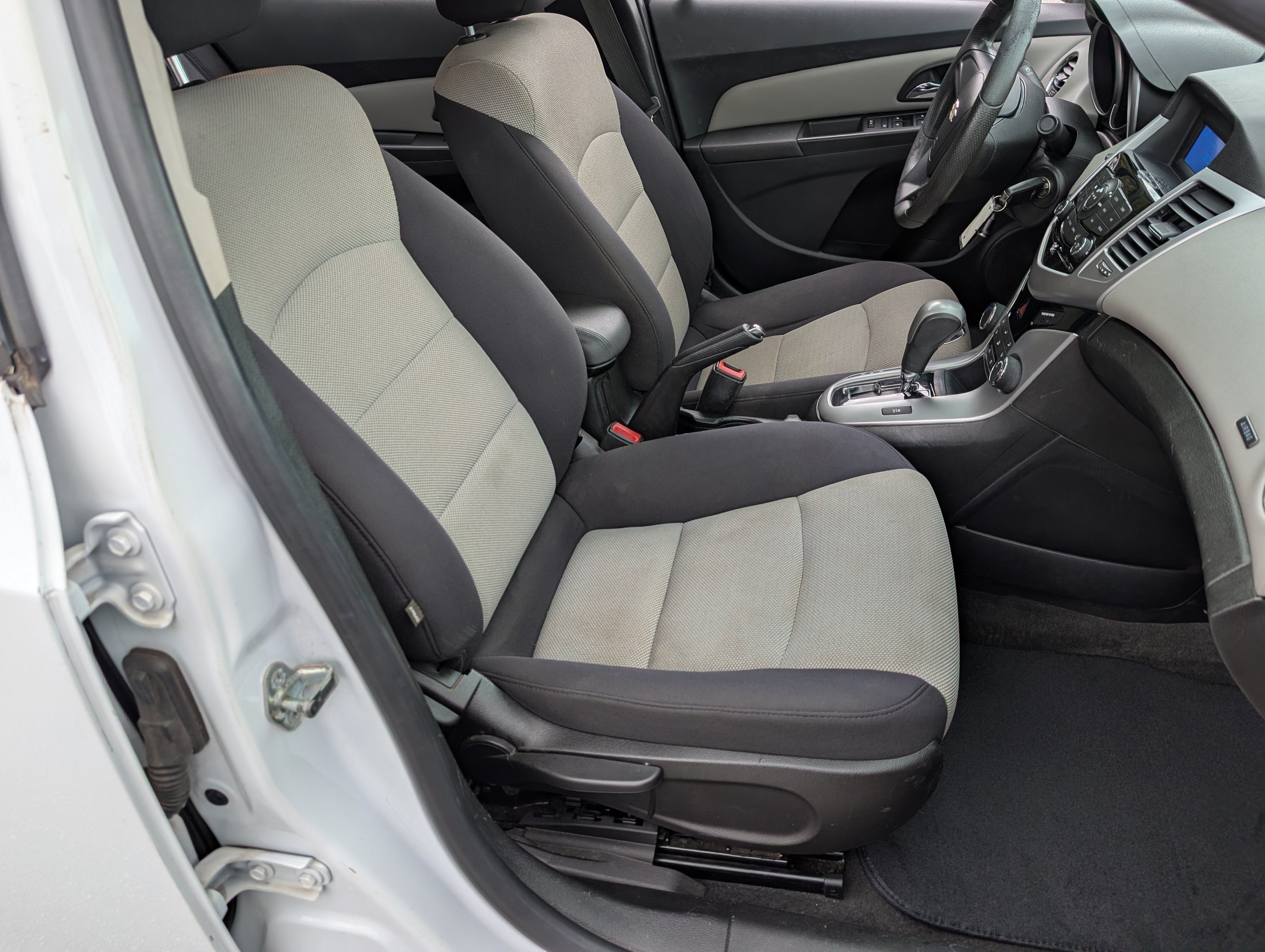 Used 2015 Chevrolet Cruze LS FWD image 20