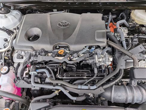Used 2025 Toyota Camry SE image 34