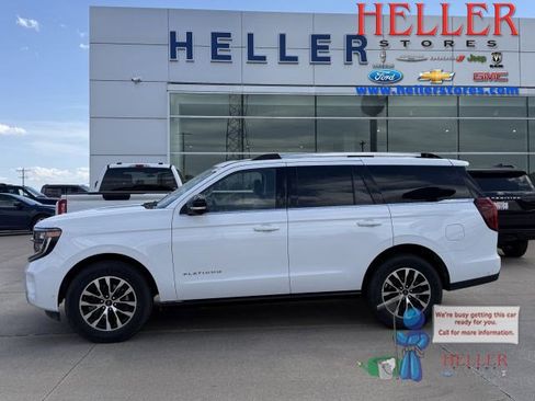 Used 2025 Ford Expedition Platinum AWD/4WD image 1