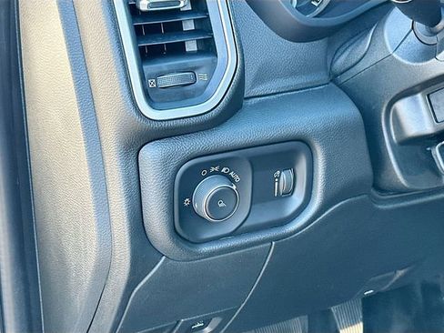 Used 2024 RAM 2500 Big Horn w/ Safety Group image 10