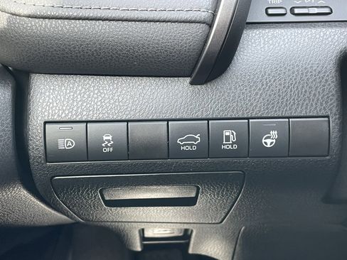 Used 2022 Toyota Camry LE image 22