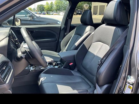 Used 2026 Subaru Forester Touring w/ Touring Package AWD/4WD image 9