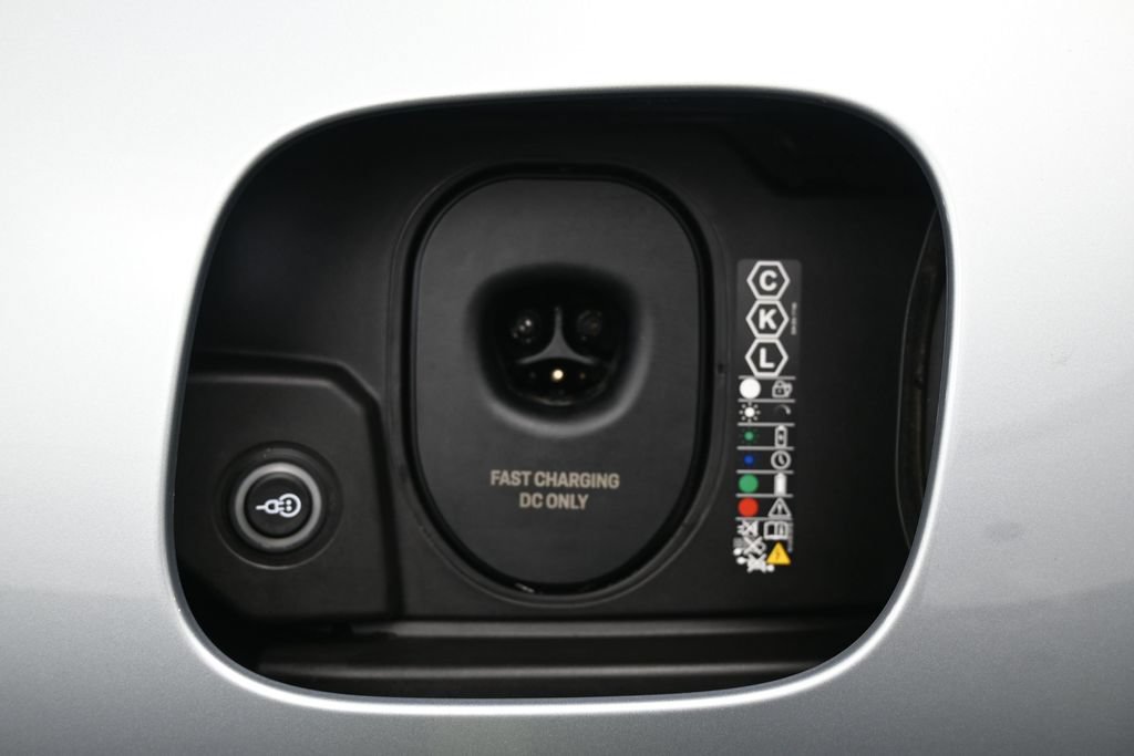 Used 2026 Porsche Cayenne Electric AWD/4WD image 44
