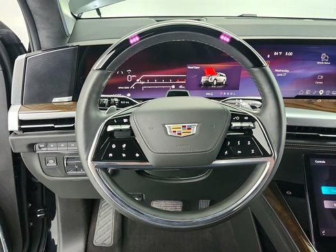 Certified 2025 Cadillac Escalade Sport Platinum w/ LPO, Floor Liner Package AWD/4WD image 19