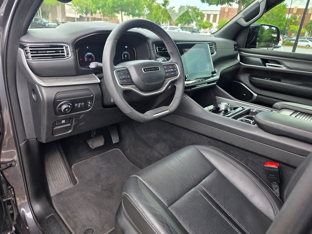 Used 2023 Jeep Wagoneer Series II RWD image 11