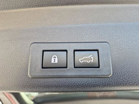 Used 2022 Subaru Ascent Limited w/ Technology Package image 11