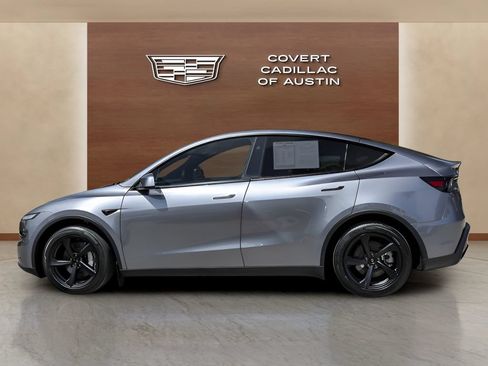 Used 2026 Tesla Model Y AWD image 2