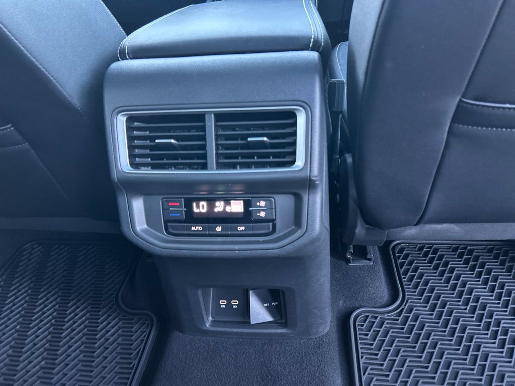 Used 2024 Volkswagen Atlas SE w/ Panoramic Sunroof Package AWD/4WD image 29