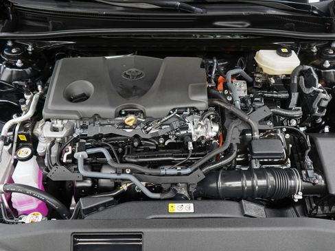 Used 2025 Toyota Camry SE w/ Multimedia Upgrade Package FWD image 29