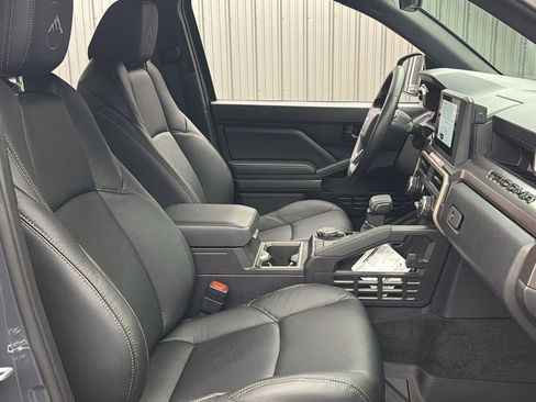 Used 2026 Toyota Tacoma SR5 AWD/4WD image 34