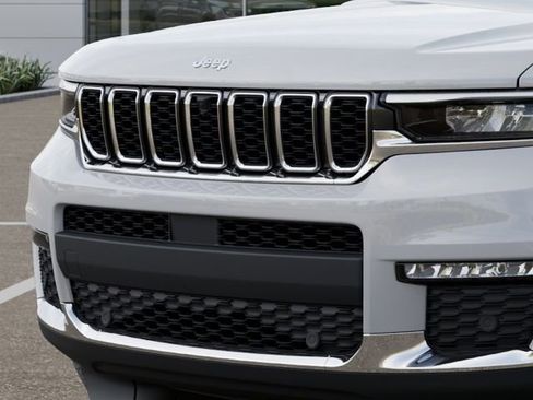 New 2025 Jeep Grand Cherokee L Limited w/ Luxury Tech Group II AWD/4WD image 11
