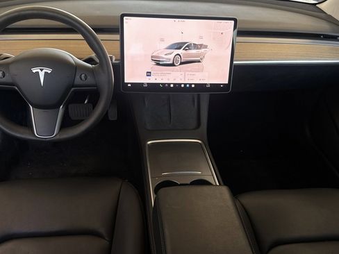 Used 2023 Tesla Model 3 Standard Range image 9
