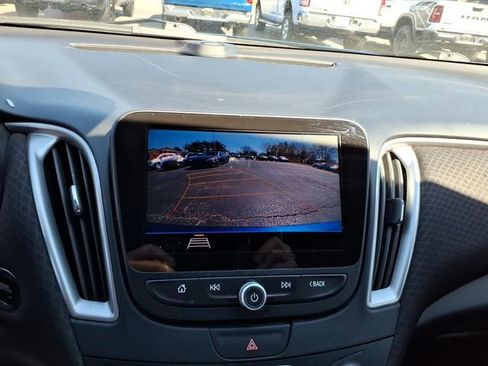 Used 2019 Chevrolet Malibu LS image 19