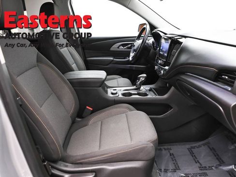 Used 2021 Chevrolet Traverse LT image 23