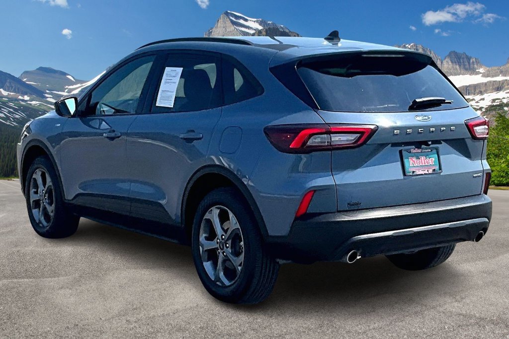 Used 2025 Ford Escape ST-Line Select AWD/4WD image 13