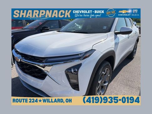 Used 2025 Chevrolet Trax LT w/ Driver Confidence Package FWD image 1