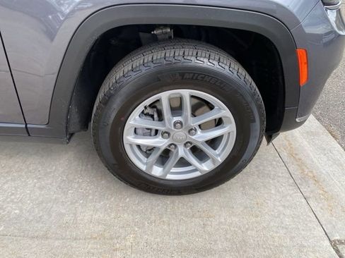 Used 2023 Jeep Grand Cherokee L Laredo w/ Luxury Tech Group I AWD/4WD image 17