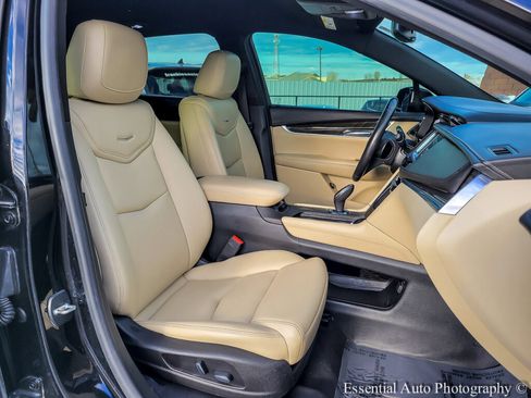 Used 2017 Cadillac XT5 FWD image 34